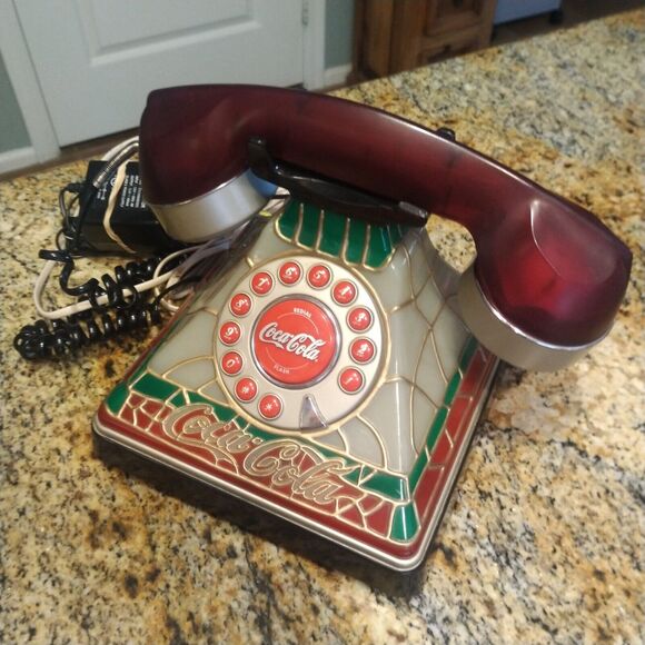 Coca Cola 2001 Tiffany Style Stained Glass Look Light Up Holiday Telephone/Phone - Picture 1 of 16
